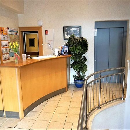 Hotel Restaurant Conni Волфсбург Екстериор снимка