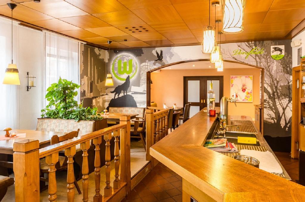 Hotel Restaurant Conni Волфсбург Екстериор снимка